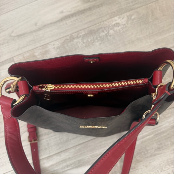 COACH Brown Signature Bucket Bag with Red Trim - Picture 4 of 8